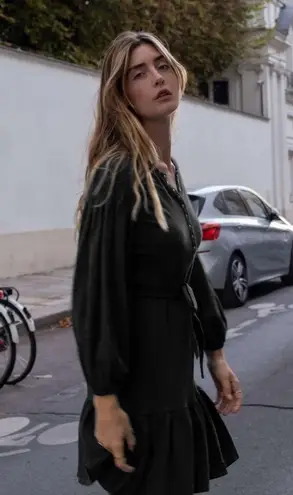 Nation Ltd Talli Dress in Jet Black Long Sleeve Button Front Large Gently Used