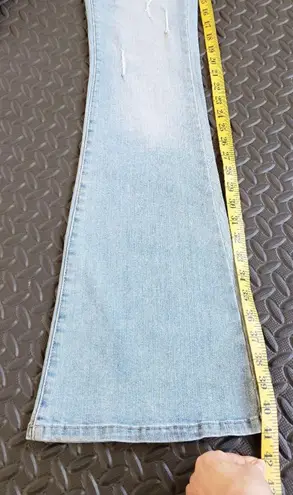 Just USA Light Blue Distressed Flared Leg High Rise Jeans Size 3 Junior.