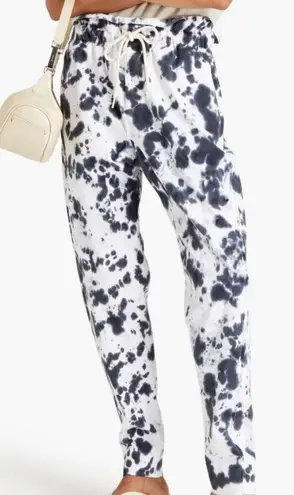 Bassike Size Small Tie