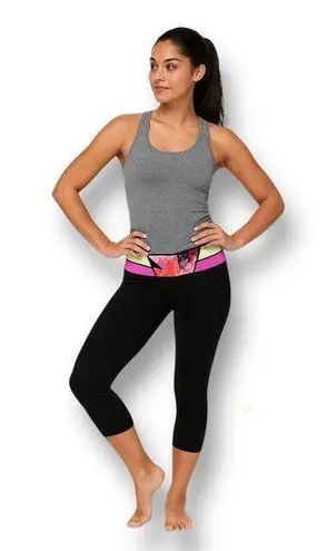 Lululemon 6 Black Wunder Under Crop Leggings Secret Garden Floral Waistband Yoga