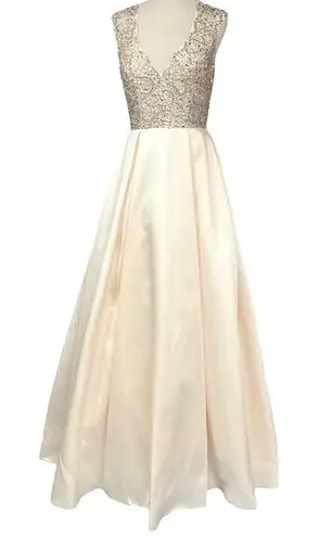 Mac Duggal Candlight Embellished Wedding Prom Gala Formal Classic Gown Size 10