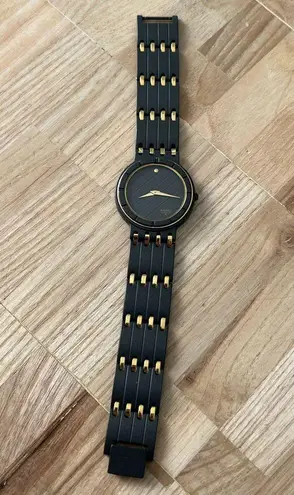 Seiko Rare Watch Matte Black Gold -Tone Bracelet Case Striped Textured Dial
