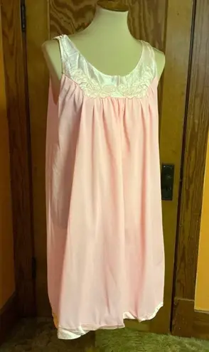 Vintage 60s pink embroidered night gown Size L
