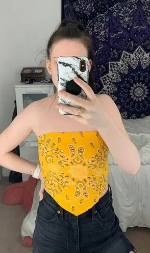 Hollister Bandana Top Yellow Size XS 10 60 Off Retail From Katelin