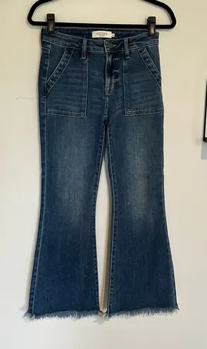 Hidden Jeans Happi Medium Wash Frayed Hem Cargo Crop Flare Size 24