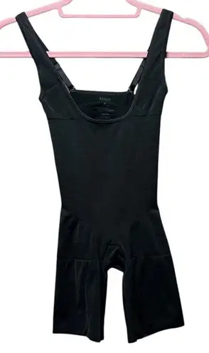 Assets by Spanx Shapewear Bodysuit Tummy Control Thigh Slimmer Straps M Black Size M