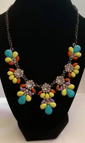 Resin Gems and Rhinestone Summer Style Flowers High Fashion Necklace Multiple