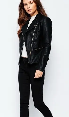 New Look NWT  Women's Faux leather Bikers Jacket in Black size Small - Image 1