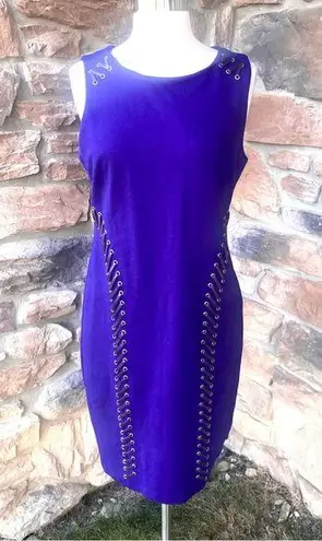 Carmen Marc Valvo "Aspen" Sleeveless Sheath Knee-Length Dress