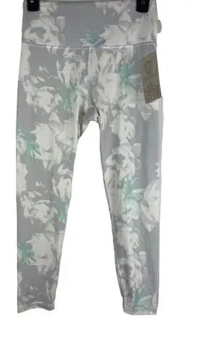 Balance Collection The Capri Fair Aqua Digital Lotus S Athletic Leggings NWT