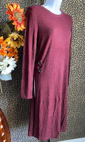 Doe & Rae ✅3/$30✅ NWT Burgundy Marble Long Sleeve Side Slit Button Accent Dress | LARGE