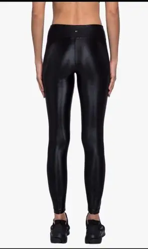 Koral Lustrous High Rise Legging – Black shiny size extra smalll