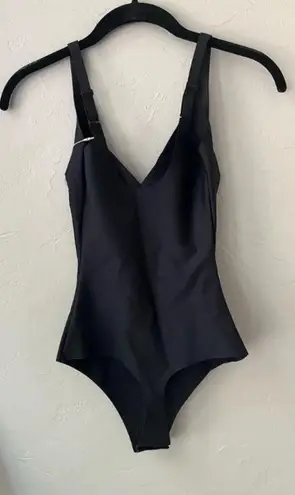 SKIMS Body Unlined Plunge Bodysuit L