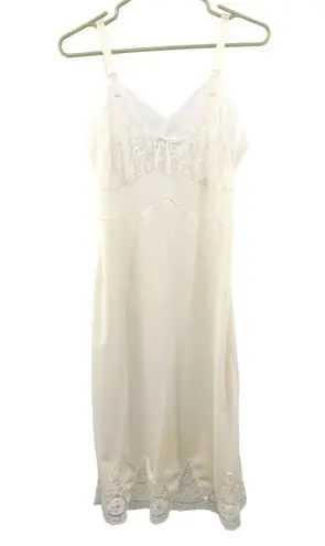 Vintage Aristocraft by Superior Full Slip Womens 36 Used Cream