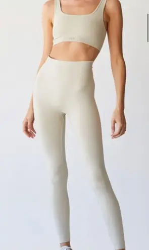 Set Active Sculptflex Leggings In Oat Milk