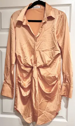 RIVIR NWOT light orange satin,long