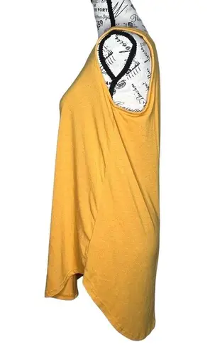 Zenana Premium MEDIUM Mustard Round Scoop Neck Round Hem Tank