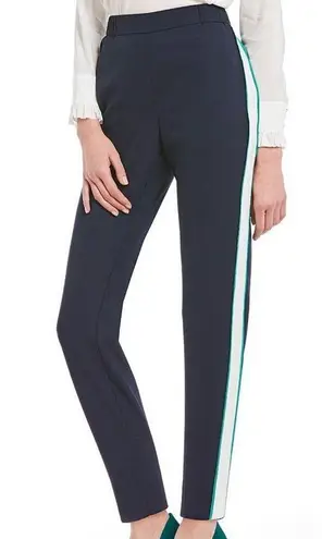 Daniel Cremieux pull on many pants