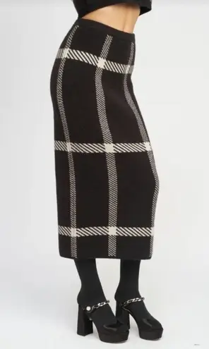 En Saison Callaham Midi Sweater Skirt in Black Oyster