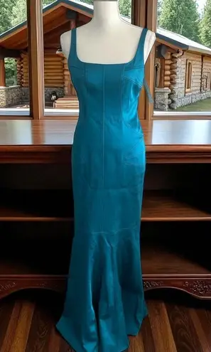 David Meister Aqua Blue Seamed Full Length Evening Gown size 6