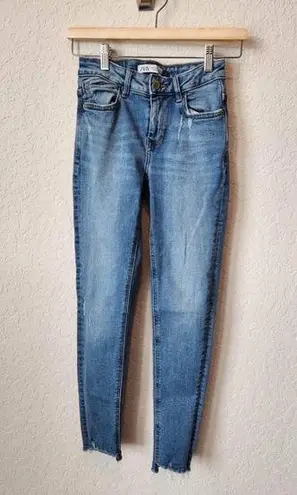 ZARA  Skinny Jeans Size 2 Distressed Hem