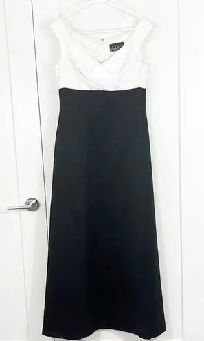 Alex Evenings Vintage Alex Evening Size 10 V-Neck Sleeveless Satin Maxi Formal Gown Dress