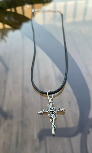 Handmade Y2K Punk Silver Black Cross Flower Leaves pendant PU leather necklace