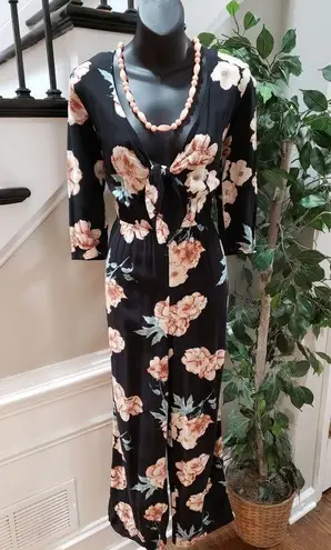 Forever 21  Women's Black Floral 100% Rayon V-Neck 3/4 Sleeve Jumpsuit Size Small