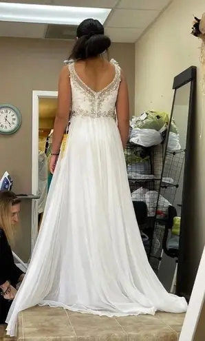 White Pageant / Prom Dress Size 6