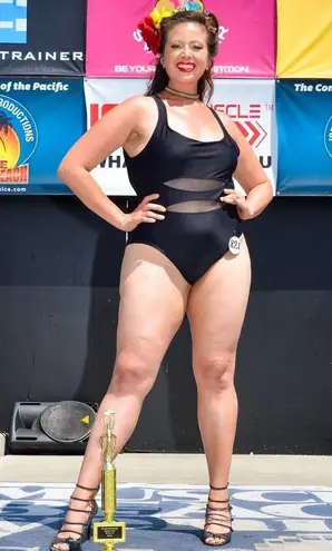 Brown leather square yellow crystal snap choker