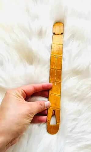 Suarez Crocodile Cuff Tan