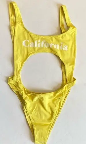 Chloe Rose Yellow Cutout Swimsuit Swim Women’s One Piece Bathing Suit Large NEW