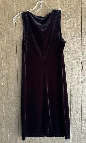 Jumping Joy Velvet Sleeveless Black Dress with Keyhole at Chest. Size M