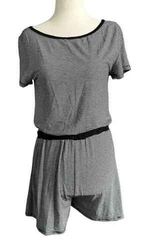 Rolla Coster Black/White Stripe Elastic Waist Romper Women's Size Medium 23-11-2