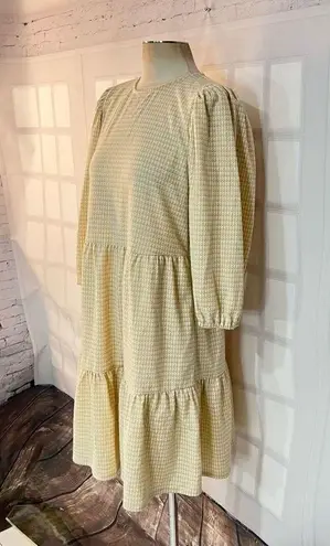 Draper James  NWT cream and gold puff sleeve tiered dress size medium