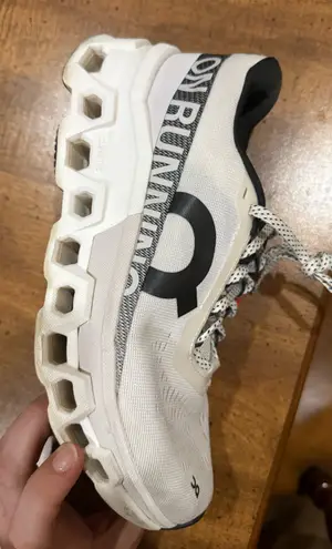 on cloud Running Shoes