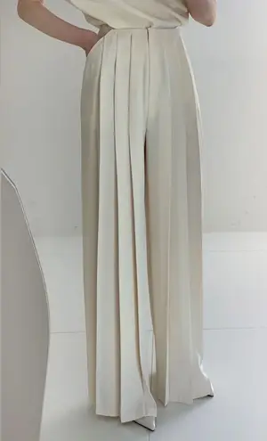 Commense Pleated High Waist Wide Leg Pants size M White Size M
