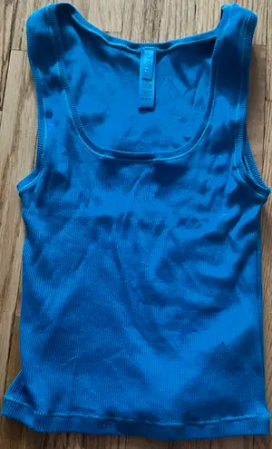 SKIMS NWOT  Cotton Rib Tank in Mykonos, Size M