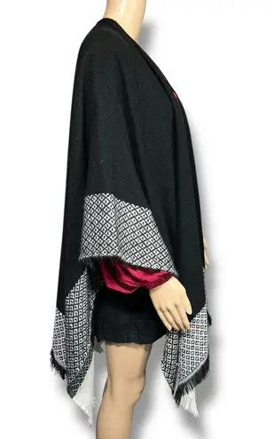 Time and Tru Womens Poncho Sweater Open Front Fringe Hem Black White One Size Size undefined