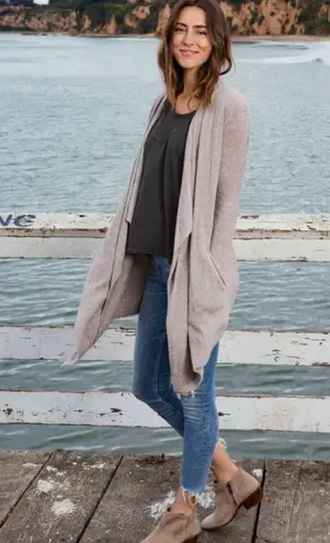 Barefoot Dreams Cozychic Lite Island Wrap Beige Size Small Medium