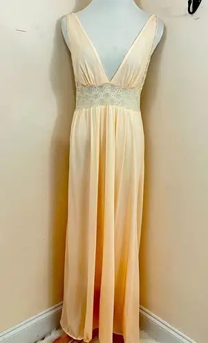 Vintage 70’s Peach Nylon & Lace Maxi NightGown Plunging Neckline L Pink Size L
