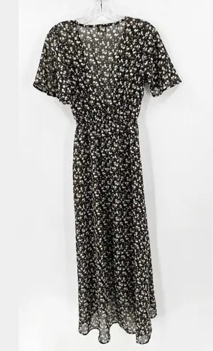 Dizzire Black Floral Short Sleeve V