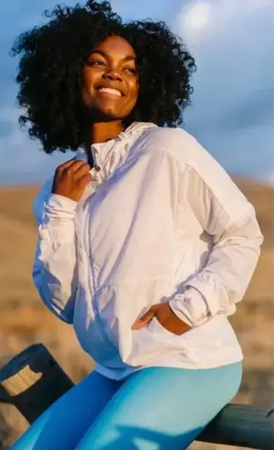 Zyia White Mesh Lined Hoodie Jacket size Large