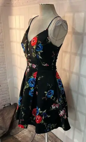 B. Smart Black Floral V-Neck Inverted Pleat Party Skater Mini Dress Size 9