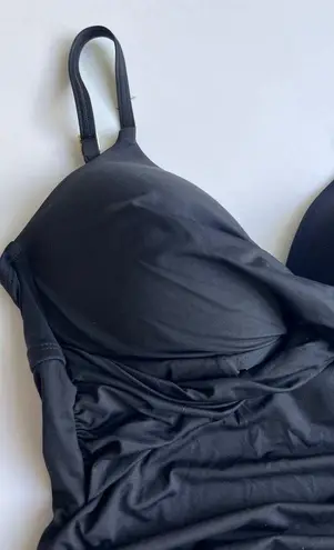 La Blanca Island Goddess Twist Keyhole One Piece - Black size US 6