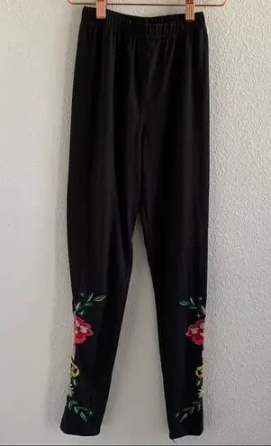 Agnes & Dora Black Floral Embroidered Leggings XS