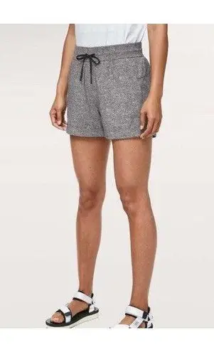 Lululemon  Shorts 3” Spring Break Away 6 Gray Heather Athletic Cuffed Medium Rise thumbnail 1