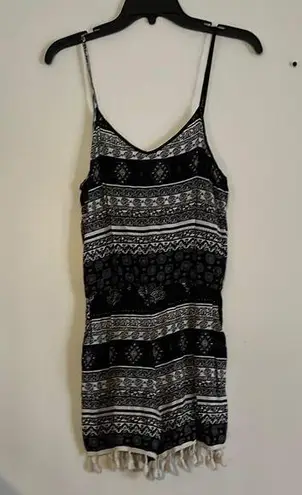Black and White Patterned Romper Size undefined