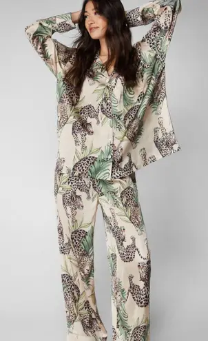 Nasty Gal  Womens Satin Leopard Oversized Pajama Long Sleeve Pants Set Large