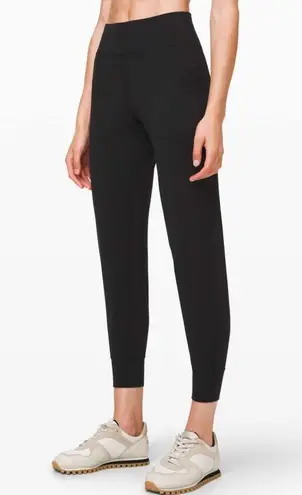 Lululemon Align Jogger 28"
Black size 4